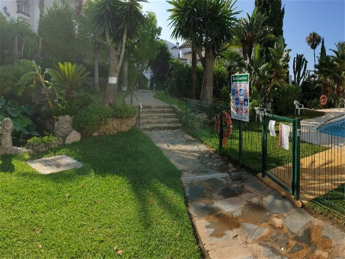 ef926eaa-5cb0-4913-ab7b-cdd408f1e256