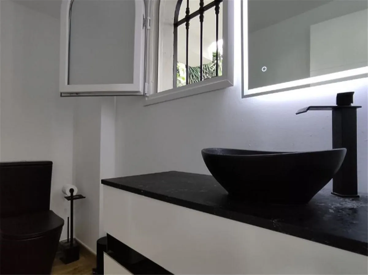 ff39e750-58bb-4a60-9d11-f28957680db8