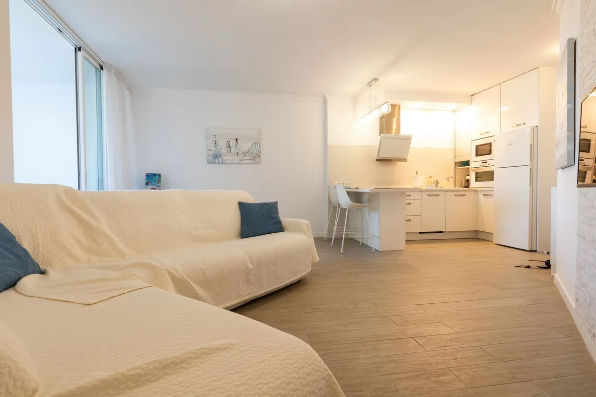 a1fc8b3c-c4d2-4811-ae36-764980e51134