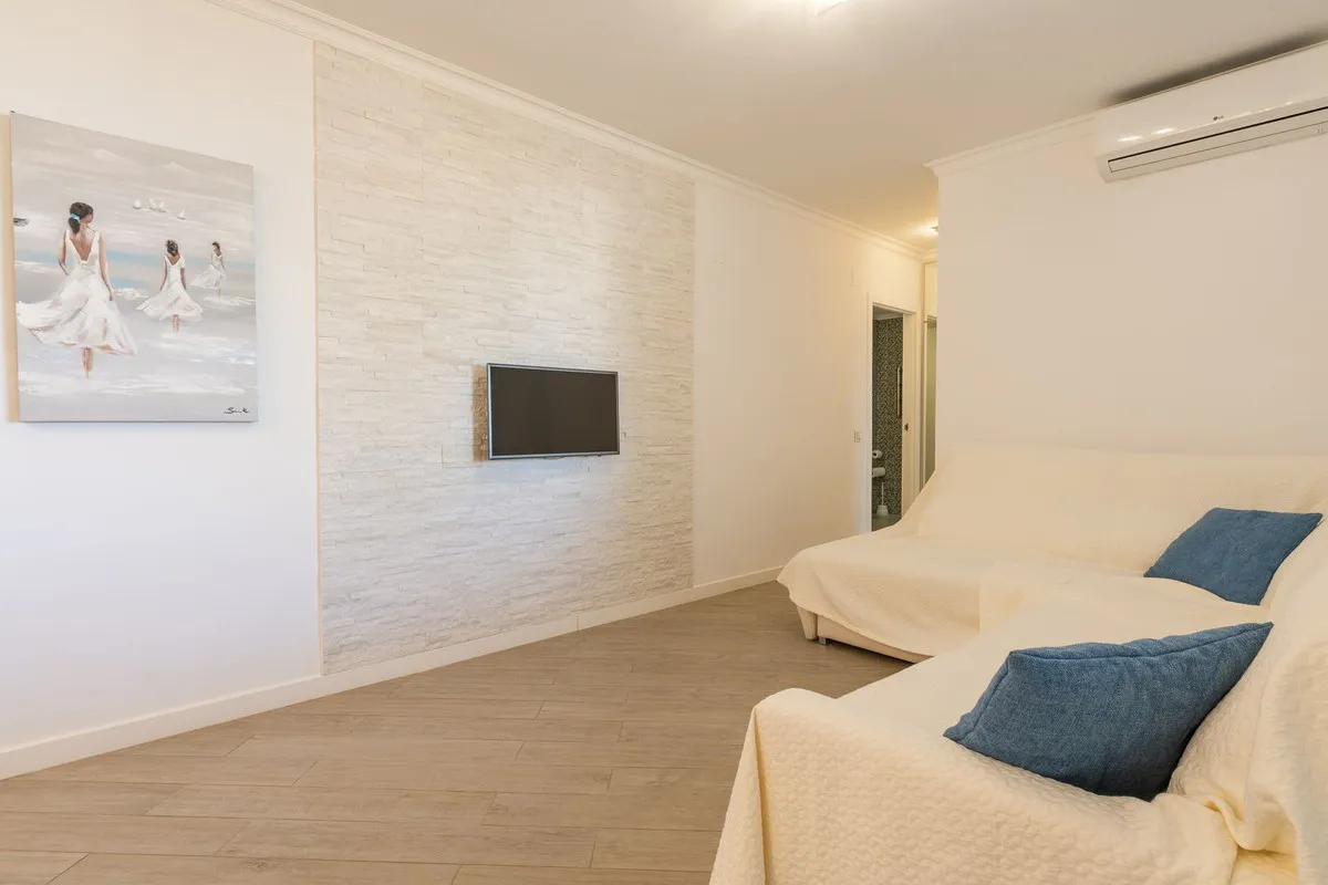 eaaca9e5-e4a7-4802-8b7f-c3d5ce6b7d5c