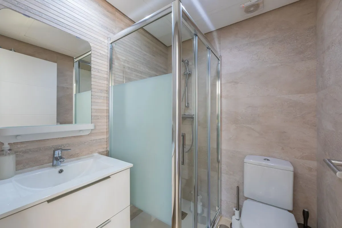 c16462cc-a674-4768-b82e-f268fc962aca