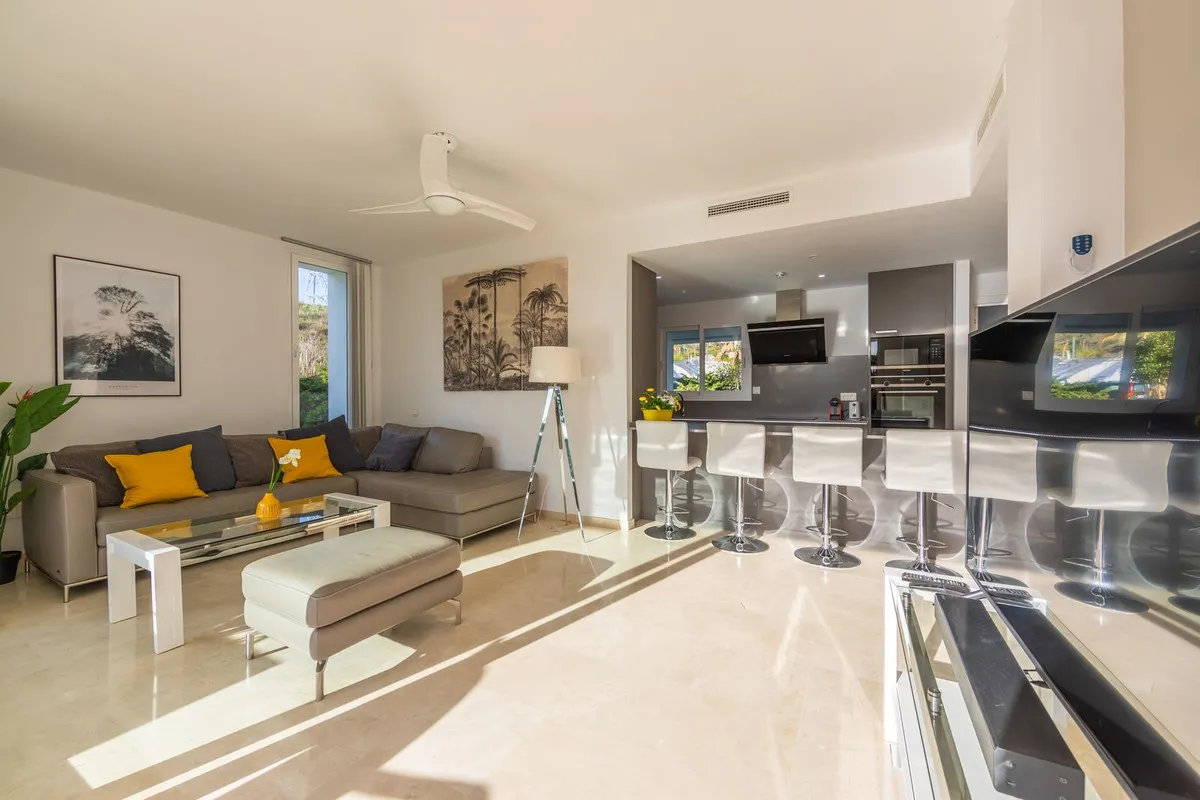 ce0e4dbe-d869-47d2-8278-d0fc577e755e