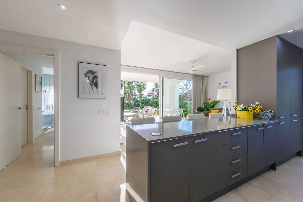 f6c2a04b-22bc-4395-9ed7-4218bde019d6