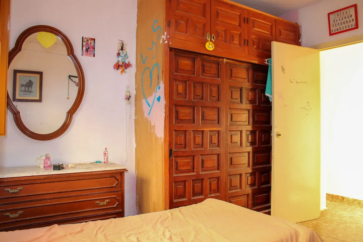 35880927-8b75-4c24-a508-baa5d025d72b