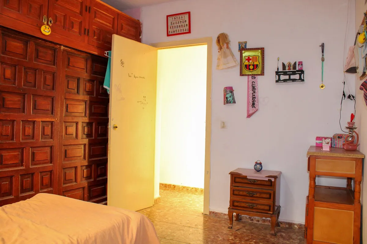 ce63743b-2ba4-4739-a790-25a7b7a058c4