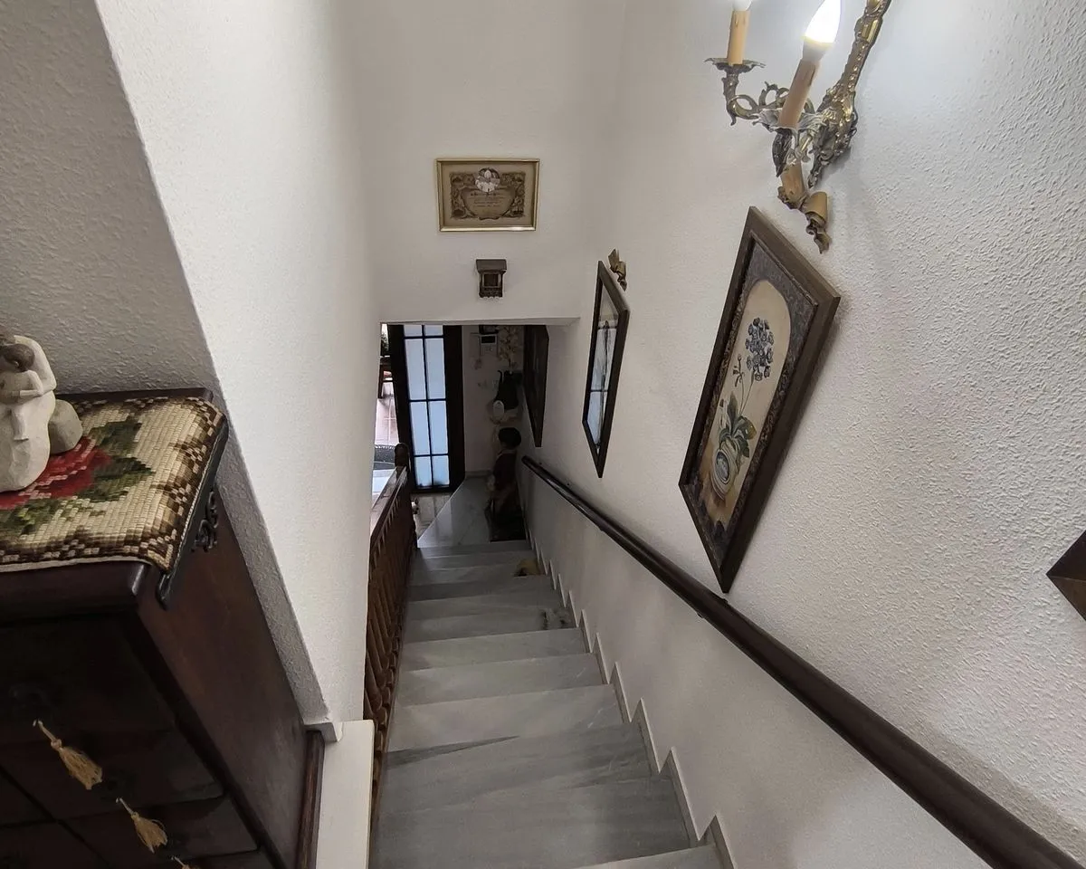 93c372e4-4476-4250-b288-9a950e0d122f