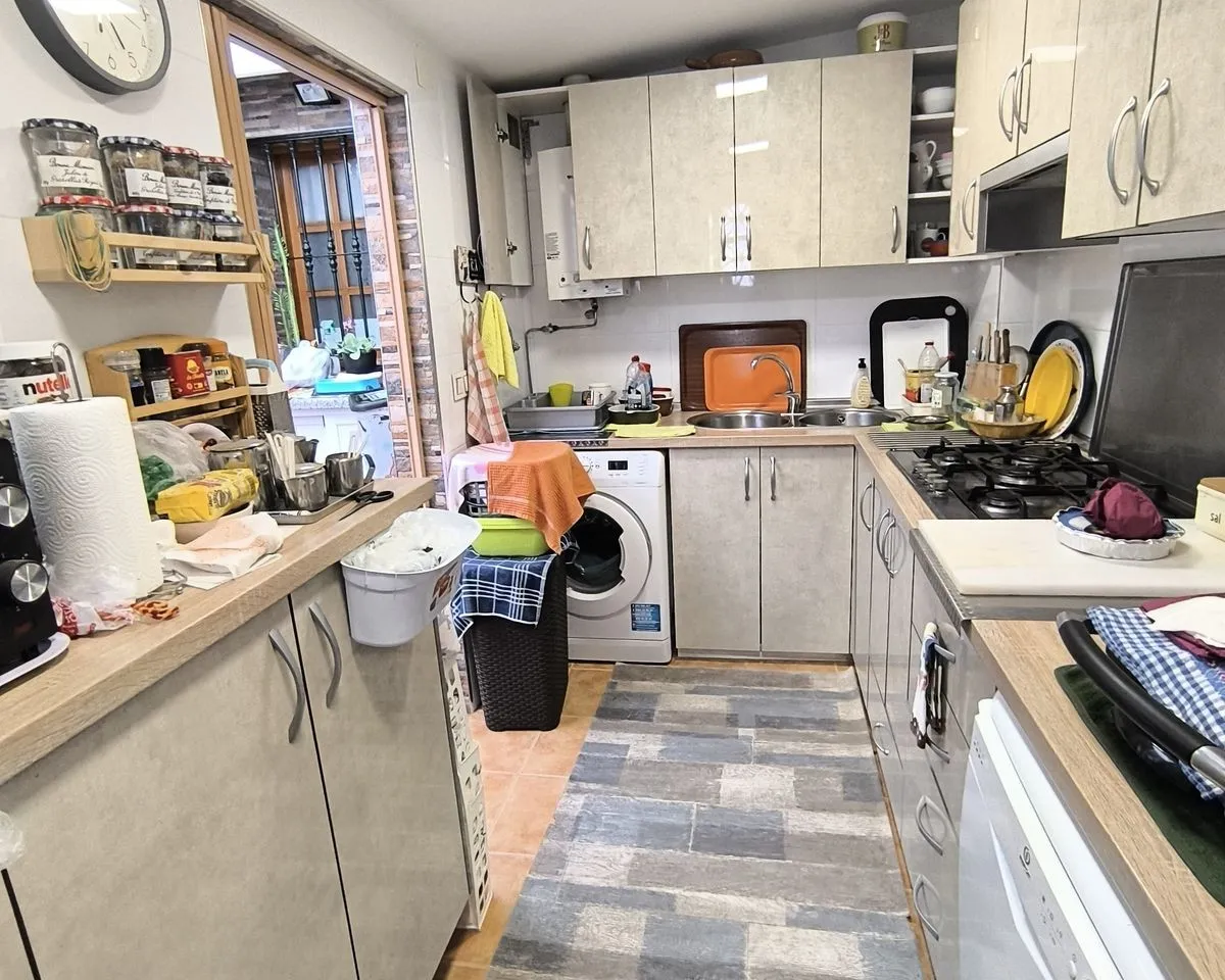 d8907702-bee8-48be-b1be-0ed54768df56