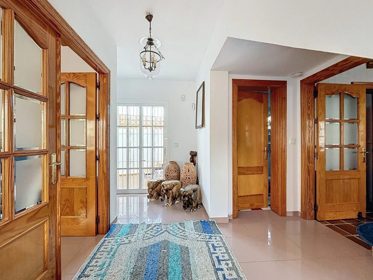 e6c36984-cebd-4137-b7bd-6c5e751cd072