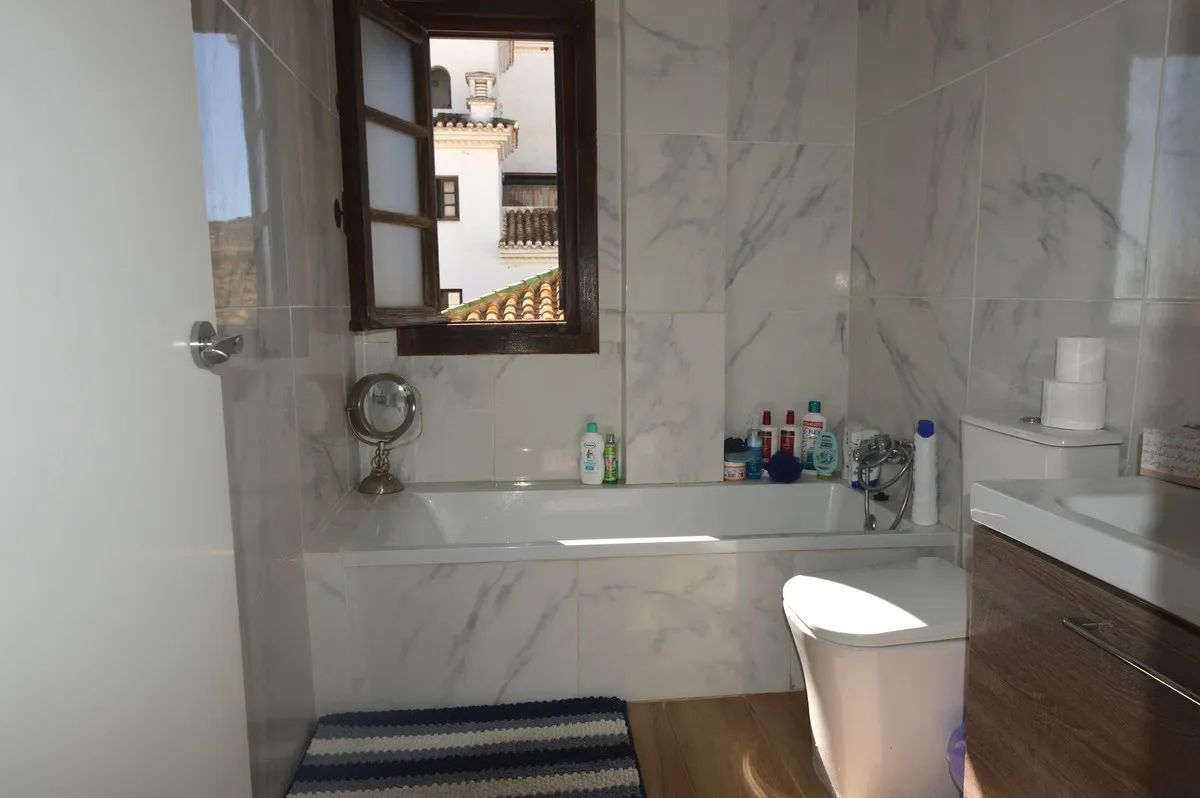 ad120c63-896d-4ccd-a89e-fcfcd5097018