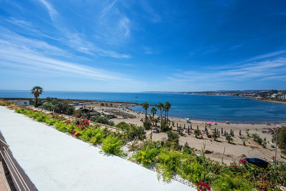 8226d383-e0aa-4a5a-a32a-6a89dd94070f