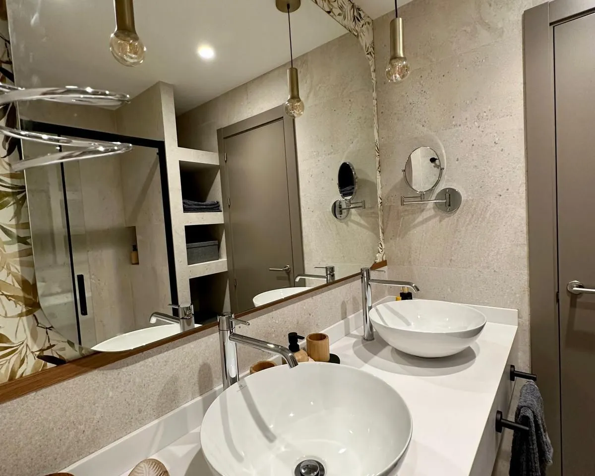 4c7c938f-e927-4f13-ae2b-24b947d1d86c