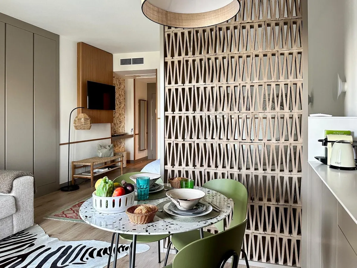 6ff383ac-849f-48c2-8a79-03f707bc4a28