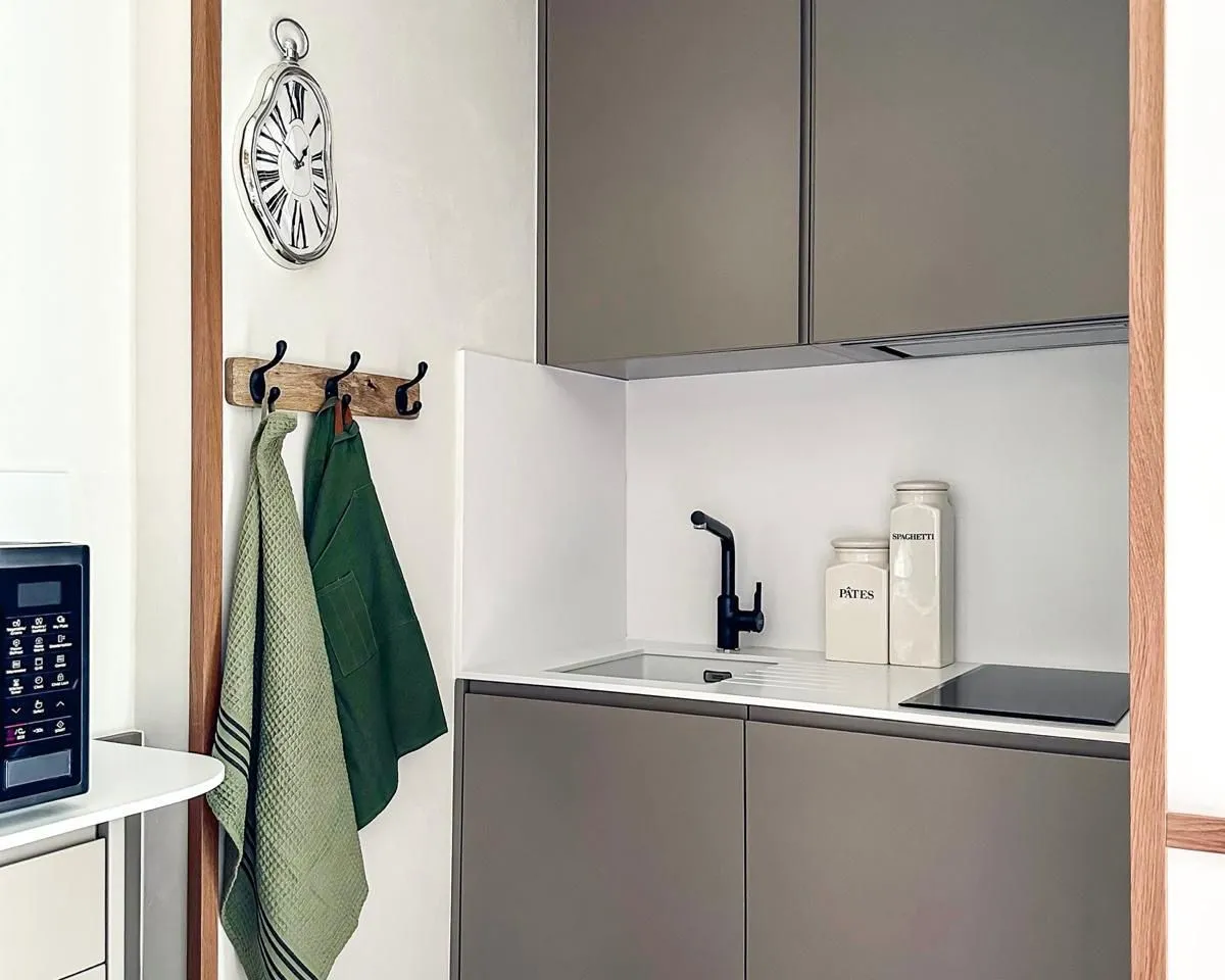 ae92feab-3650-4ec9-b82c-83fc22694fa5