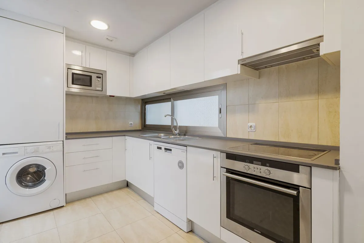 12b11202-95f8-45c3-a715-b87f14ffe855