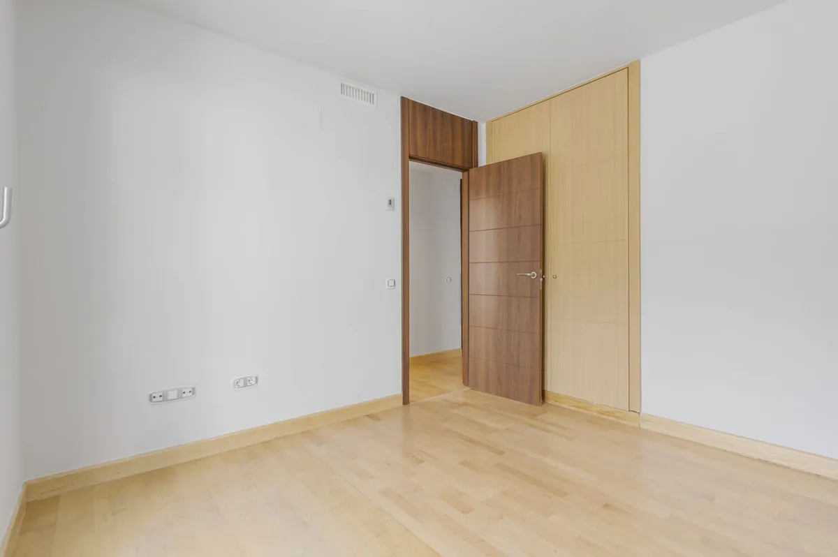 e461e150-a5e7-4eb8-892a-f2456d325166