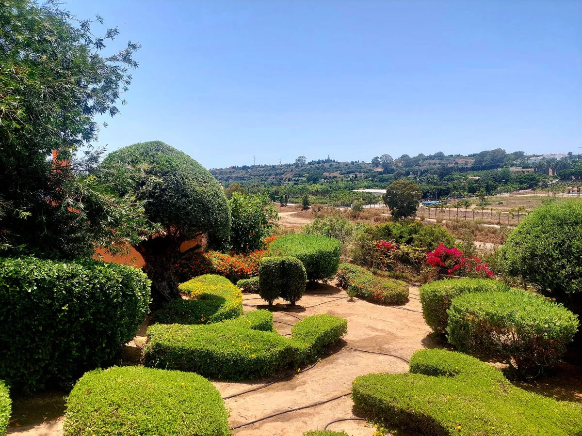 114b51d5-a9c9-4d59-8d72-215a7330c55d