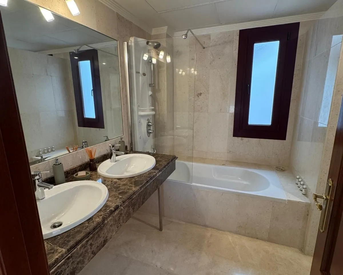 3fe7d2e7-335a-40a8-abc5-fd066302e7f3