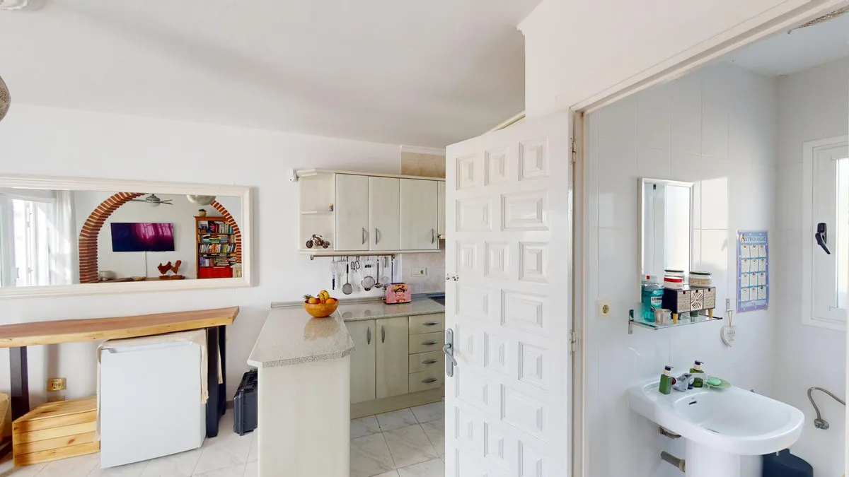 5cfeb5ba-ac71-463c-80ba-a20a4082a526