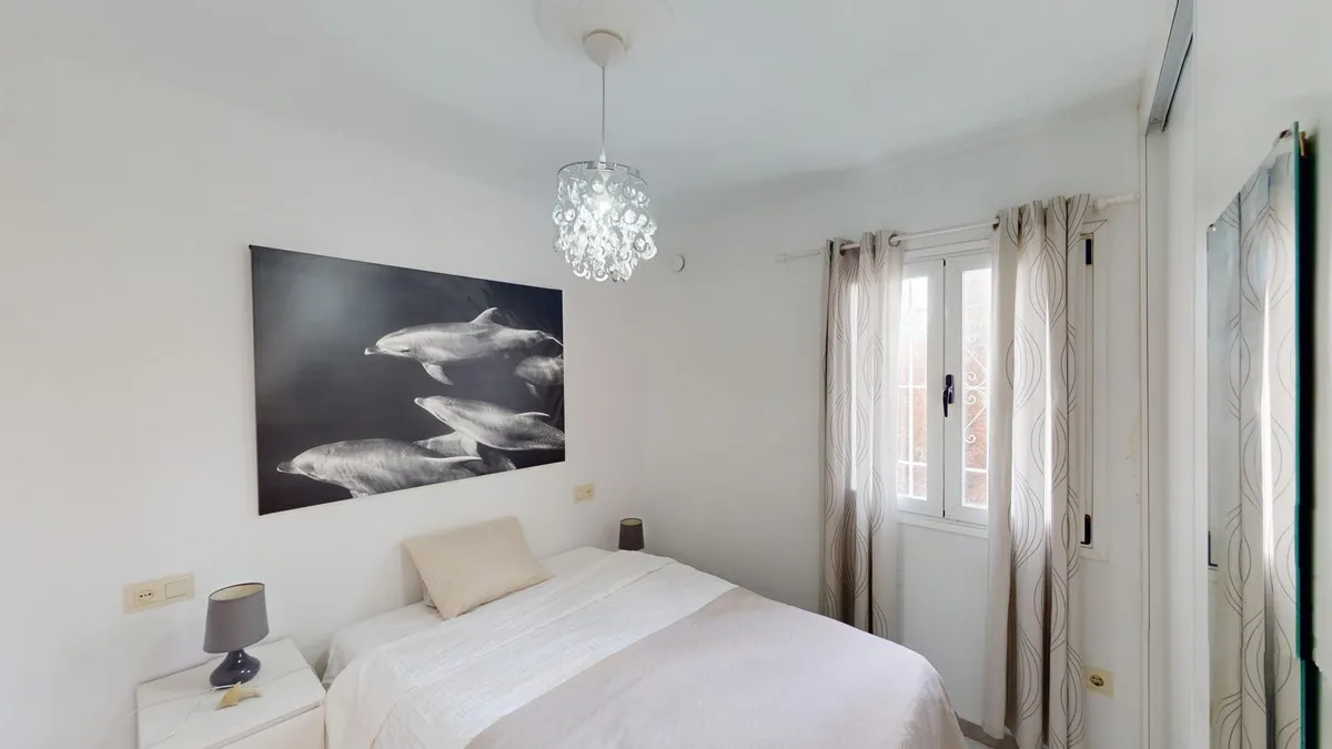 cf765ad4-57de-40cc-a941-e4ec14621516