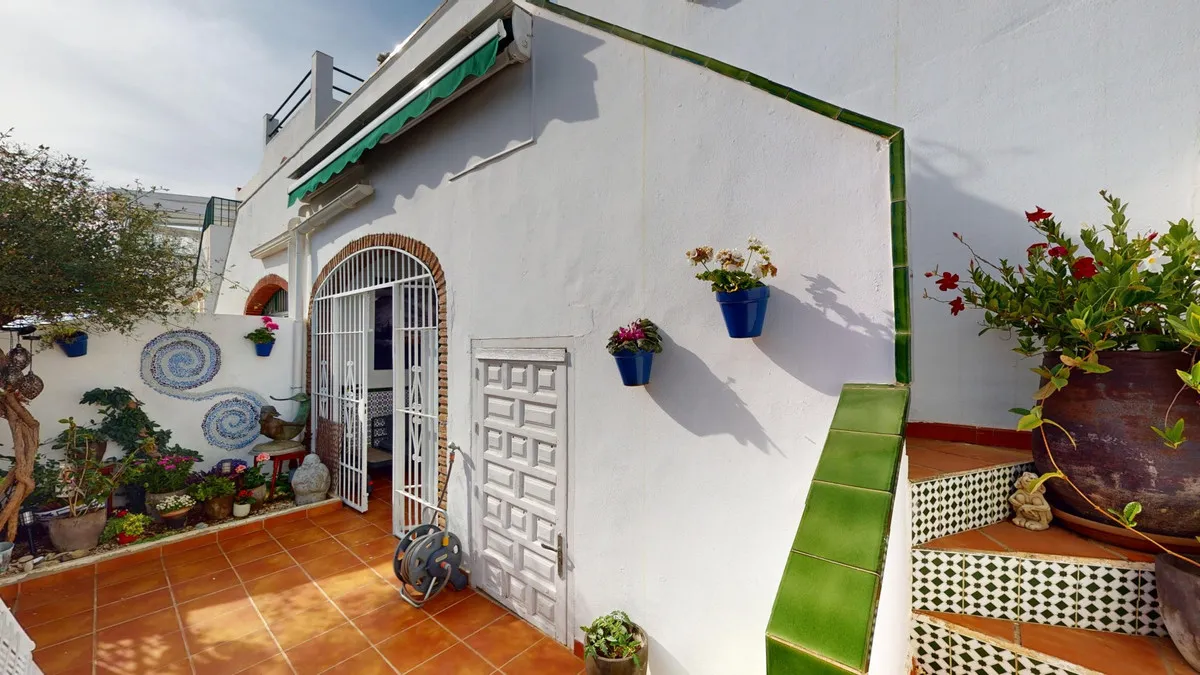 fb8a1198-c113-4675-a805-76076e241c56