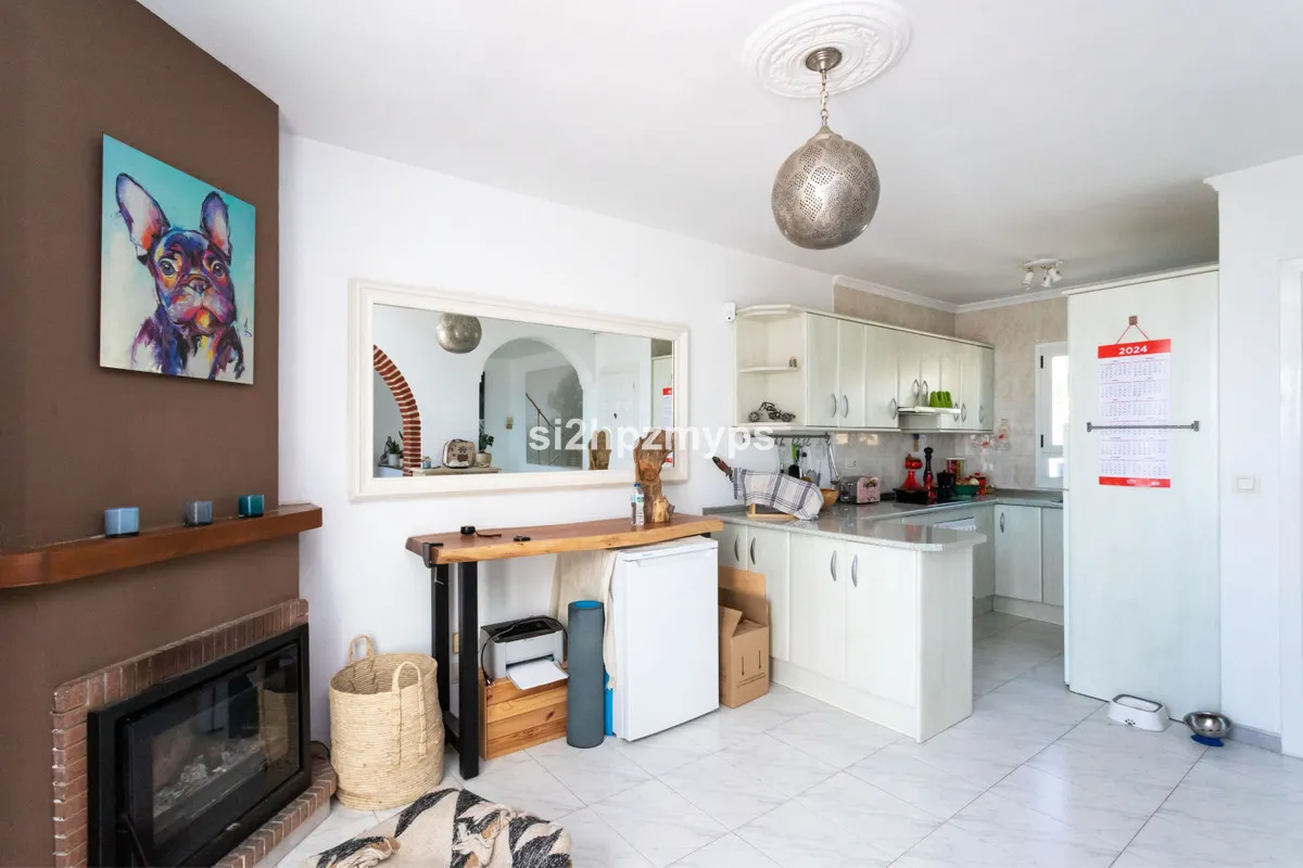 a1112a63-6b94-48b7-a756-db575361c359