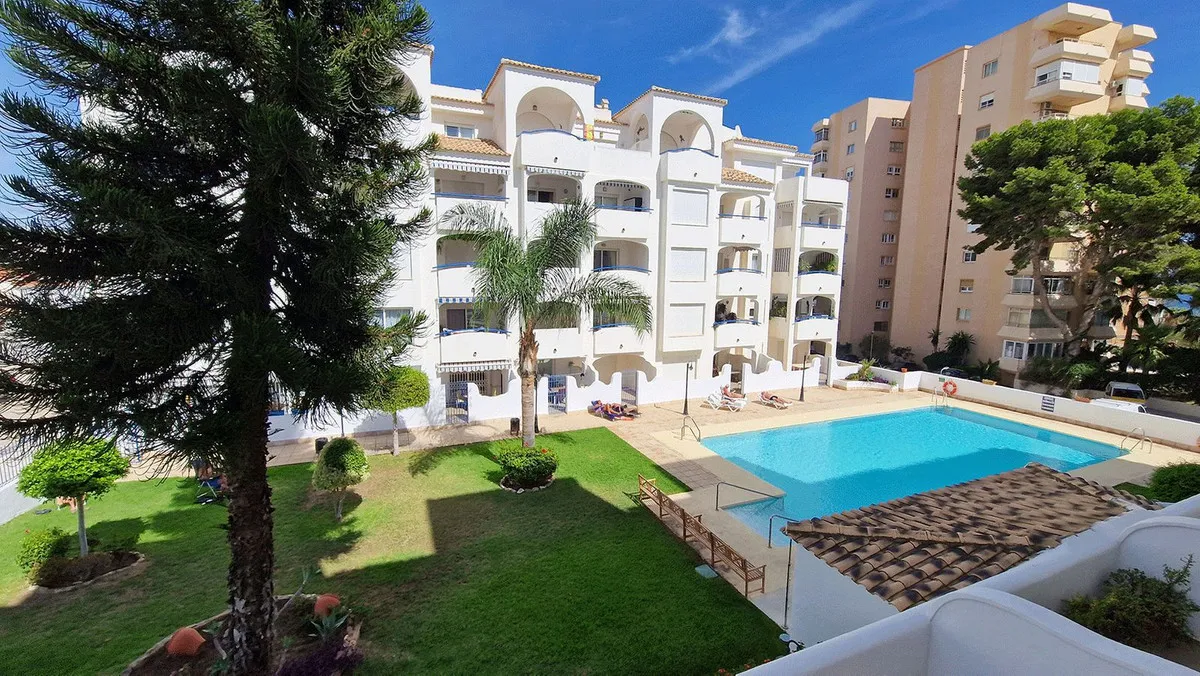 f1e0fe87-96c9-4a86-b5ff-27dd7d8fea1e