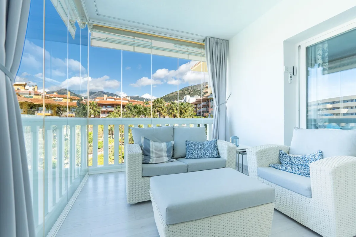 f230e7d2-9a33-47b1-bdd1-5faaf9ee1eb7