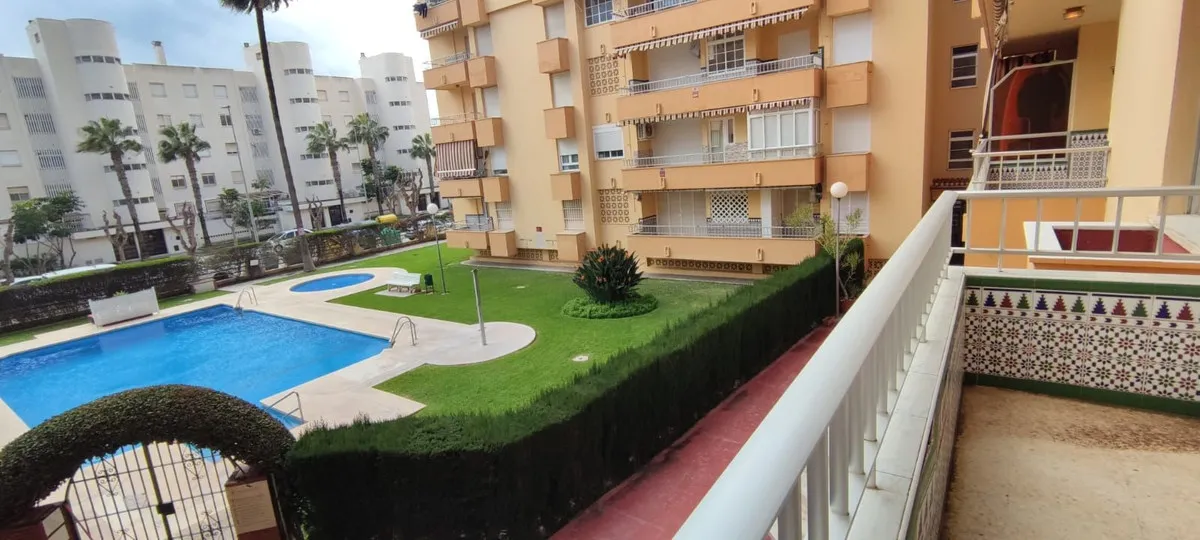 b31848fd-3d55-4669-8e0c-3f01de57882e