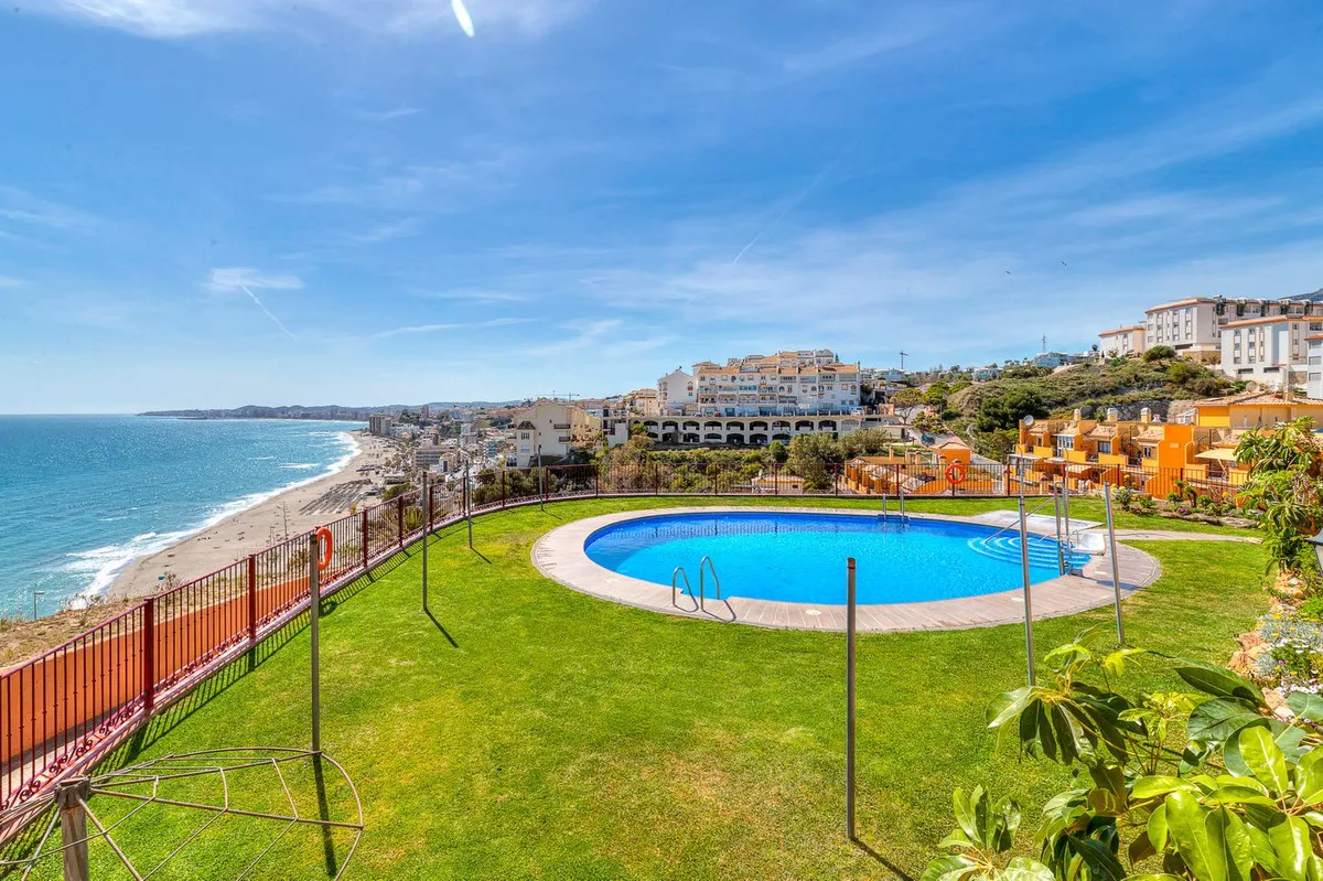 5df7f8e1-3bfa-4959-8e22-7c7e3a7436d4