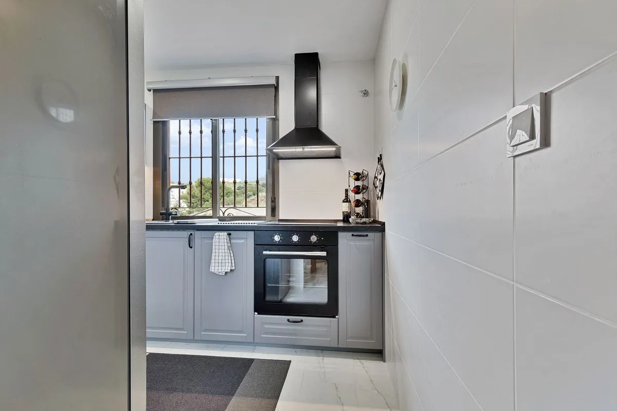 5eb3dfc9-11d3-4371-b5b6-250551b33e9e