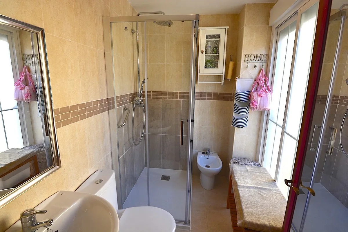 64f95c0d-dd59-432a-93a9-e502f733317f