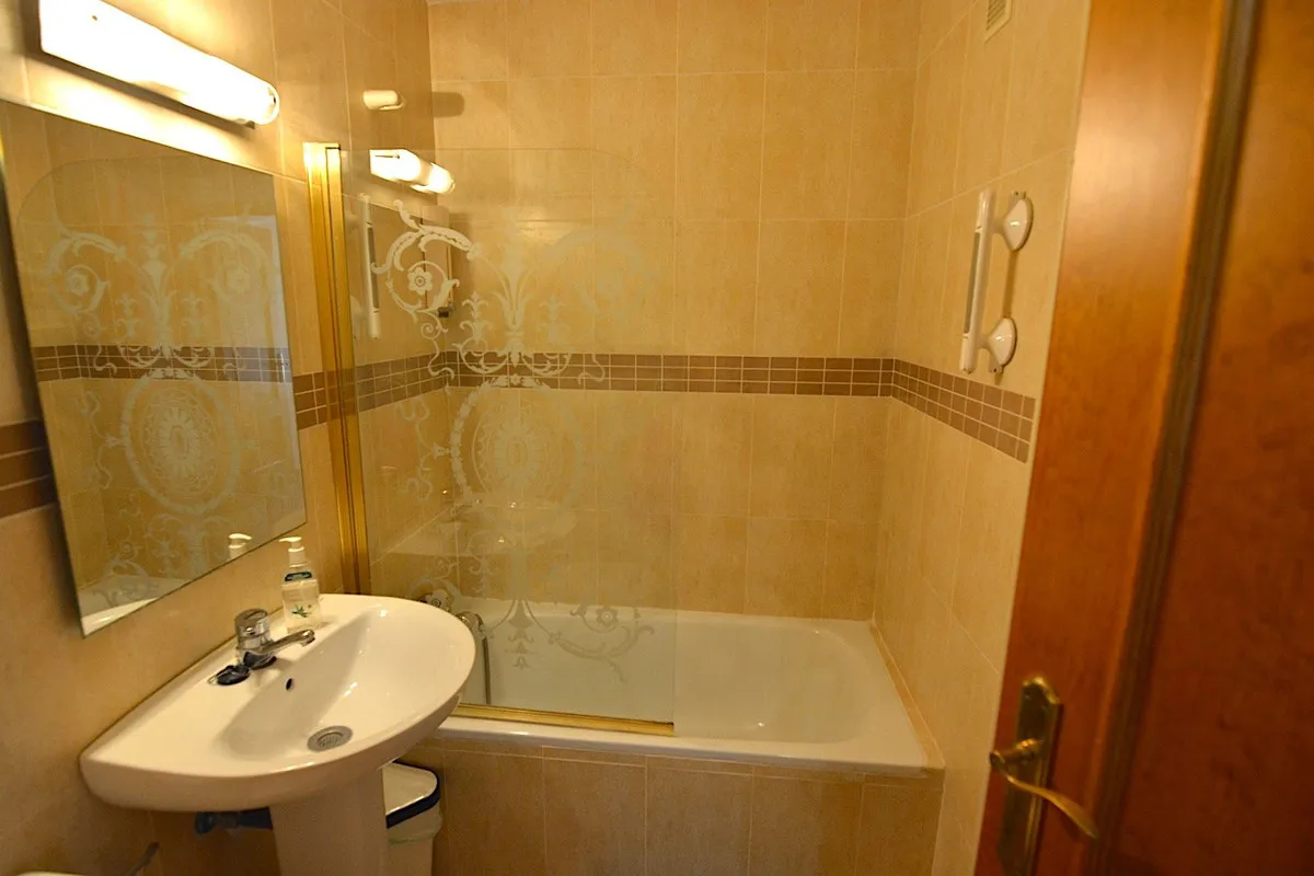 b82a1c79-0f09-4403-ad92-c03e38188b1f