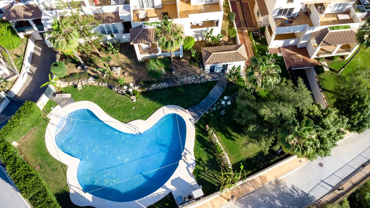 fa5527d5-81d0-47a8-8caa-31c5bad53d8a