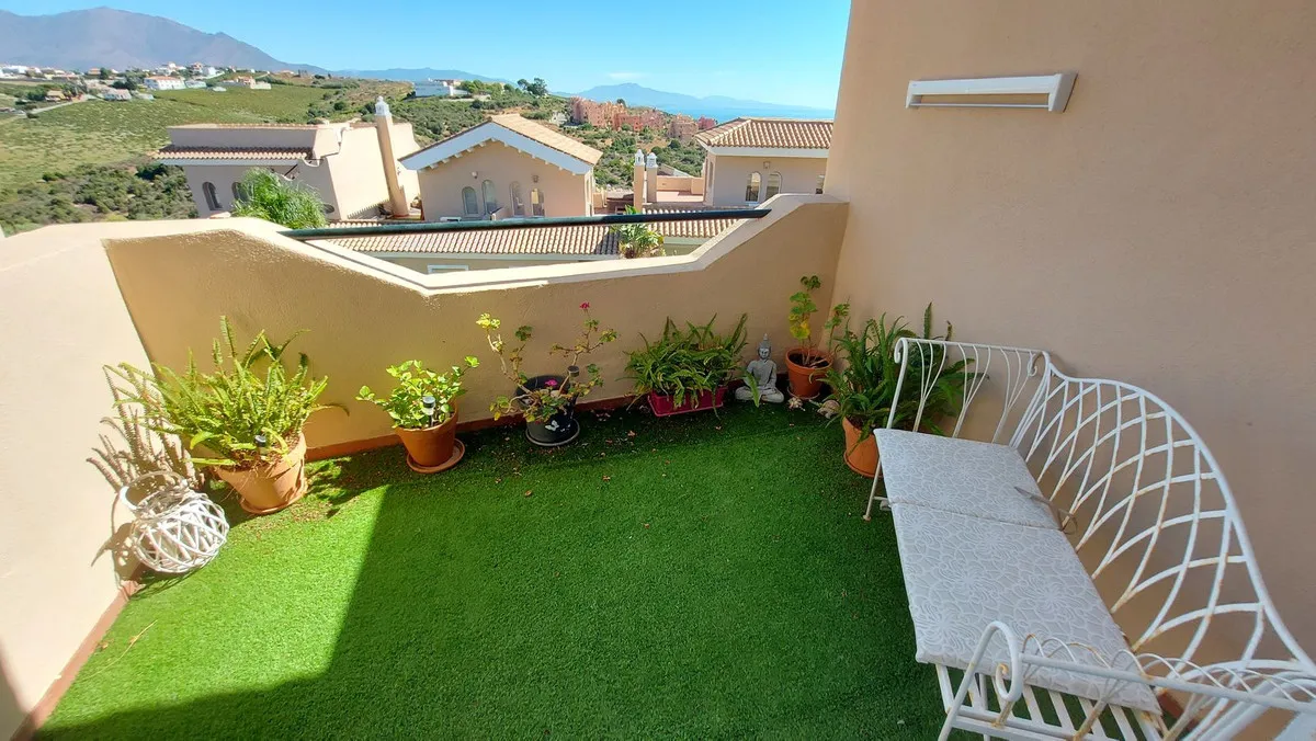 61ac15d9-5ed2-4f2b-a994-02ef9b202afc