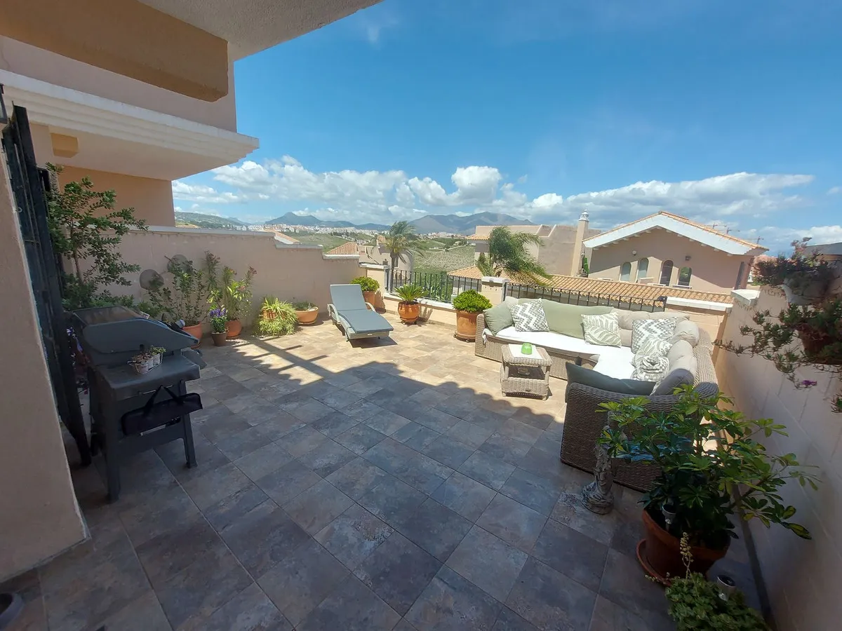 b4f251e0-dd5c-4955-a77c-3edcde0e6817