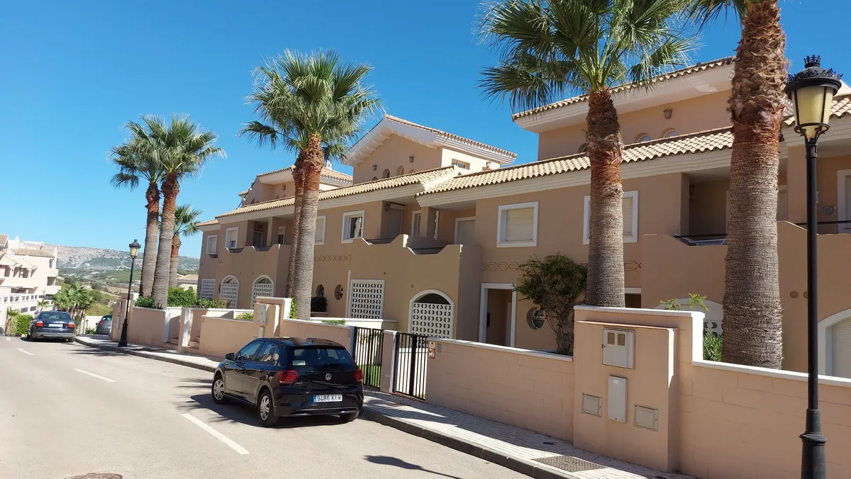 ce12ef5b-2c5c-4a4c-93c0-d87c557254f7