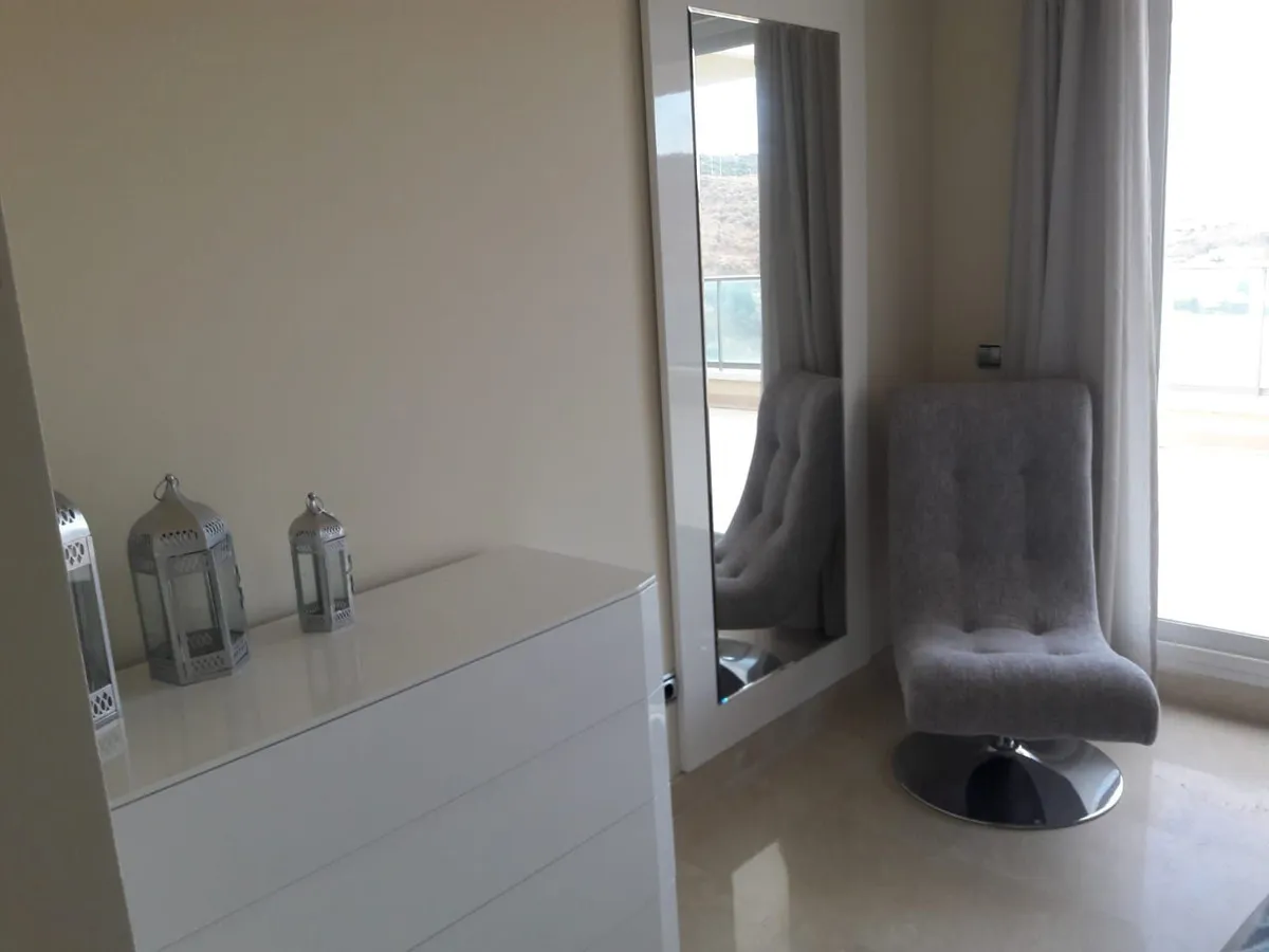 f5b32b69-73dc-40c9-ad20-8bbcf2dd9afb