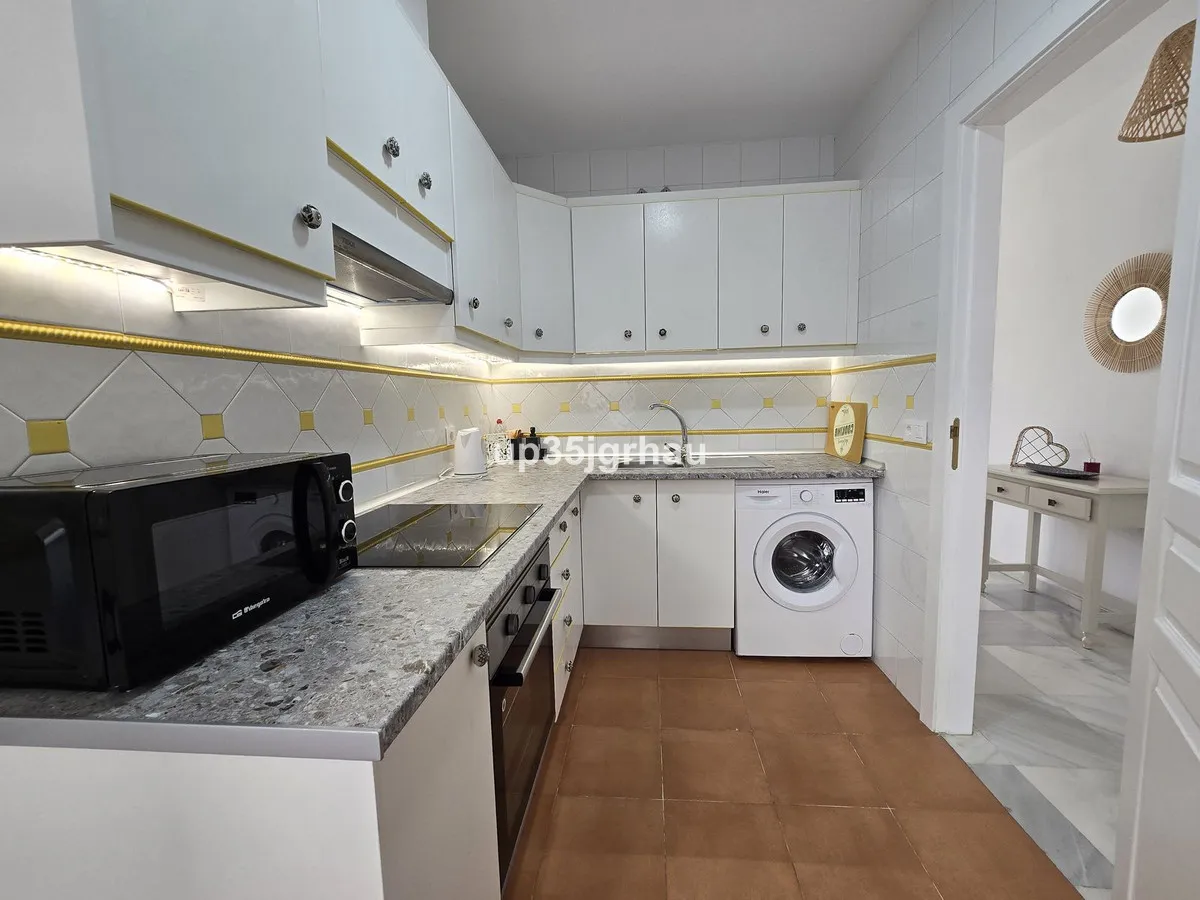 0df44c9b-e5a2-4bd4-af6d-cb27b3fd3d11