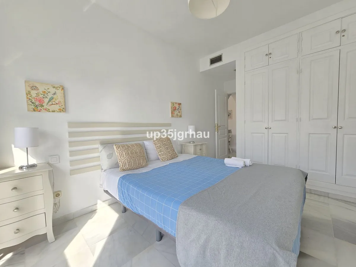 1c9ad9a9-93f6-47cf-8701-5bd7e40ca73e