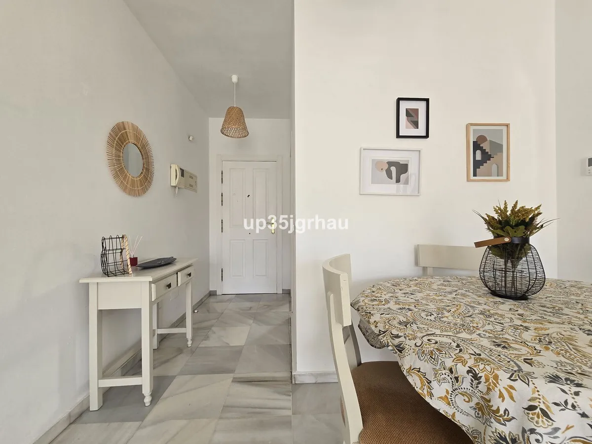 f93c9048-c8b9-42c8-874b-6732d41e67a2