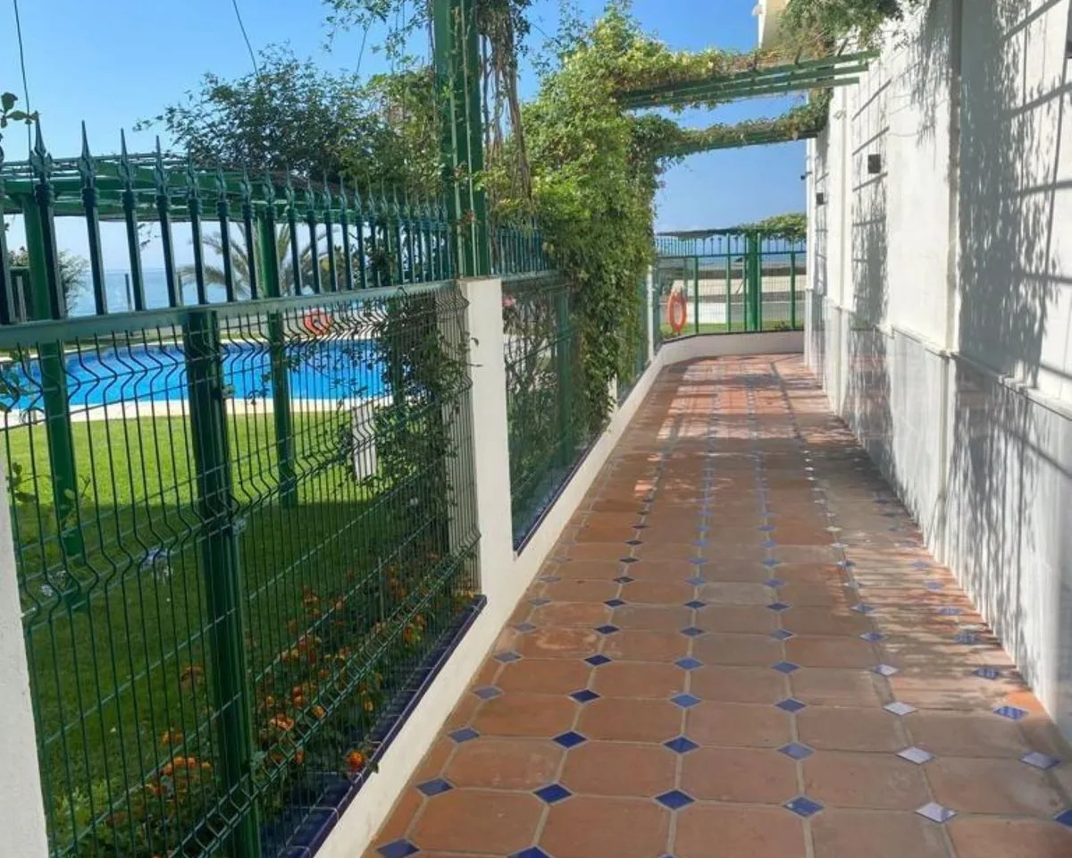 6846961c-ea7a-42df-b94a-7e3d88e5003f