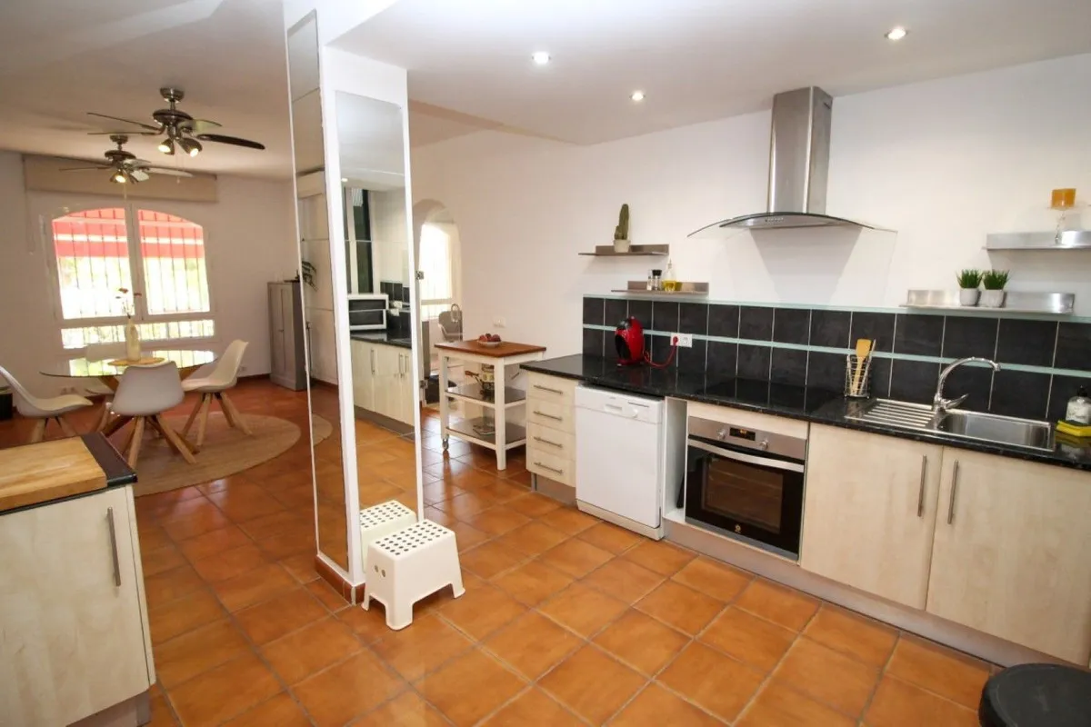 76e295c1-6b98-404a-8573-b5399e6eff97