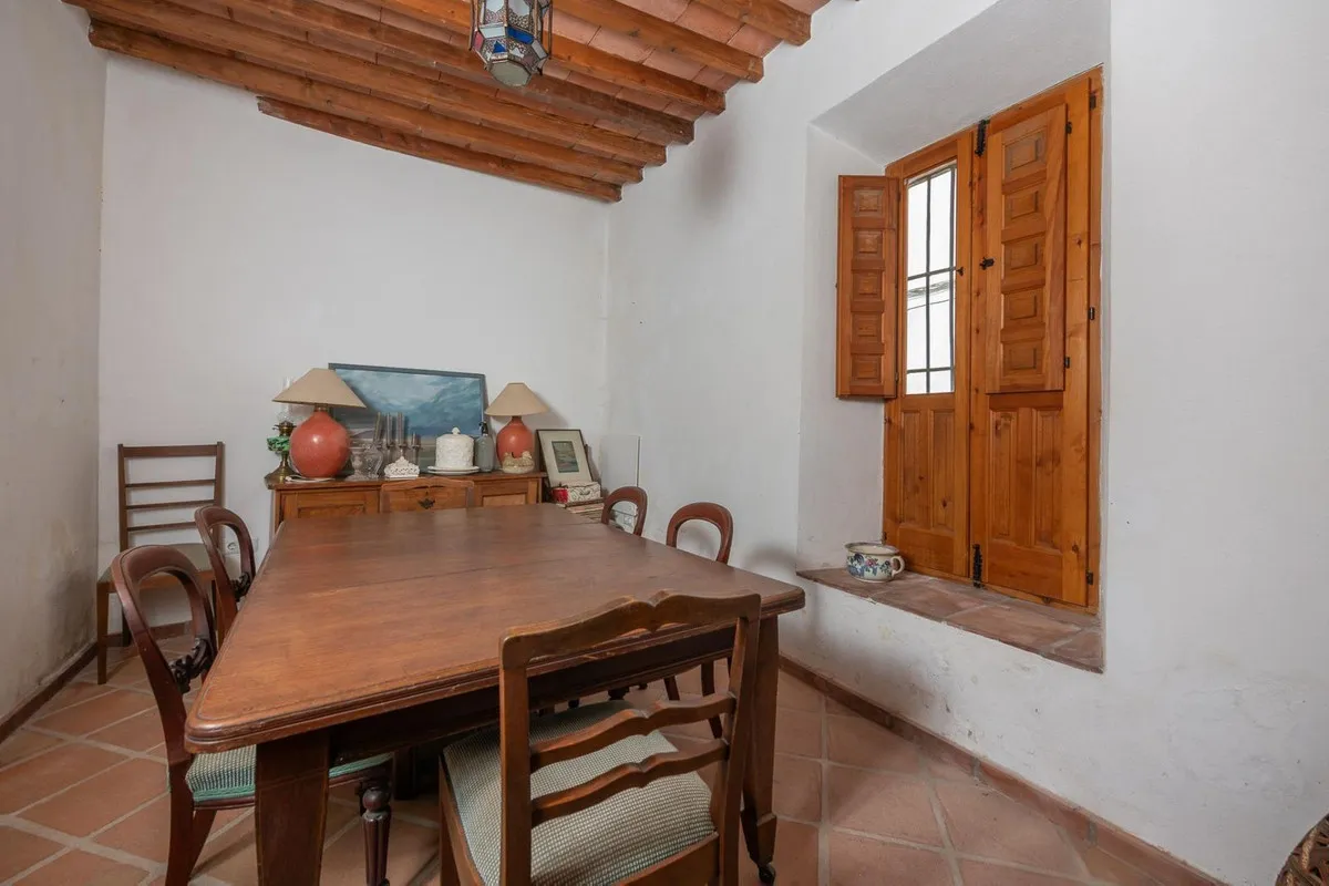 23ce8dd4-d3b6-4533-8564-f065c0156d42