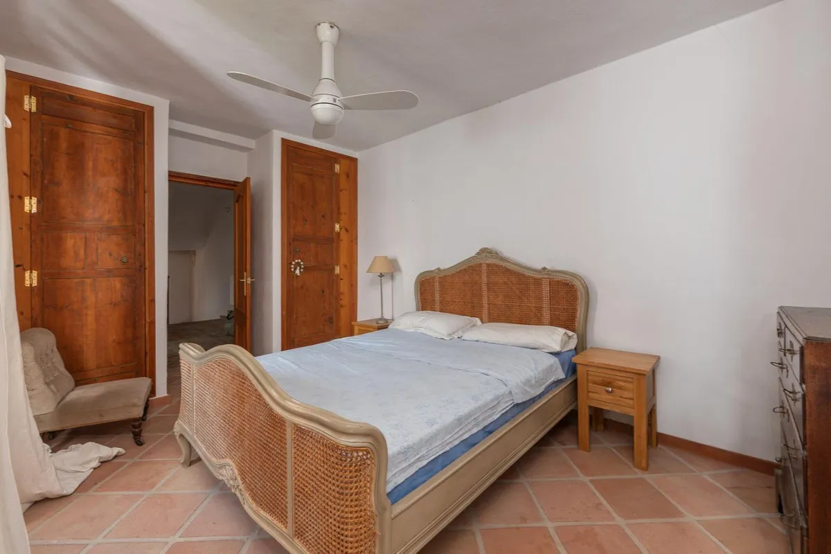 8e155d5e-0fea-437b-b3b6-40b1016e14cd