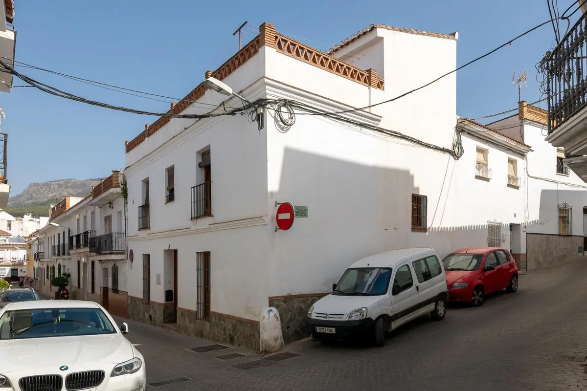 dc946b9e-df92-4440-b1d1-4d896ac16293