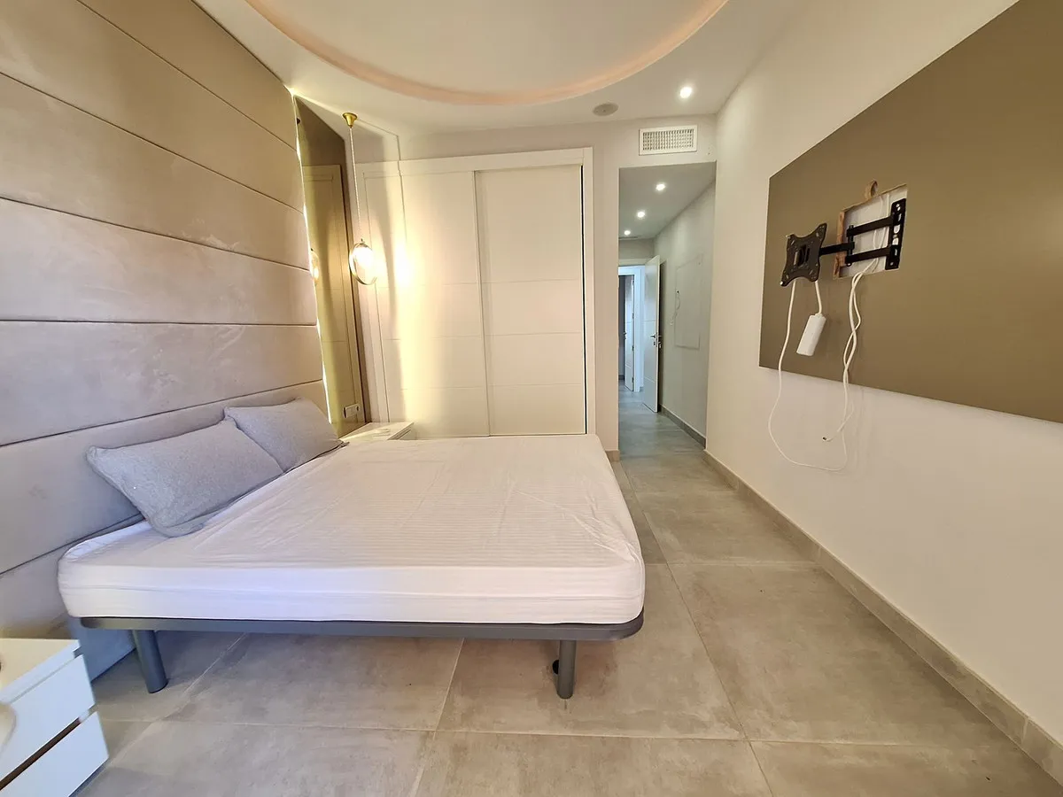 f9a84139-eaea-4c54-b410-0fbc5dbab53f