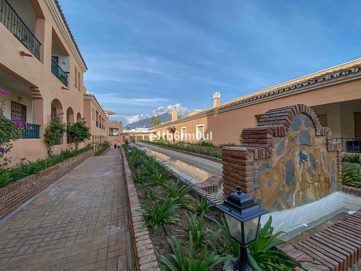 53ec7bc3-866e-4acc-bb2d-20f88db1290b