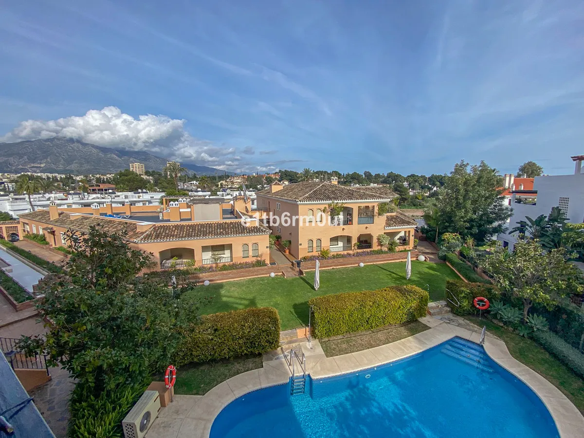 a4cbd356-729f-427d-84b4-72eba1d0d712