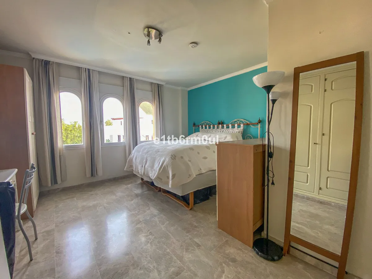 e2f999f9-bbae-42ee-bc2b-8d0e46300013