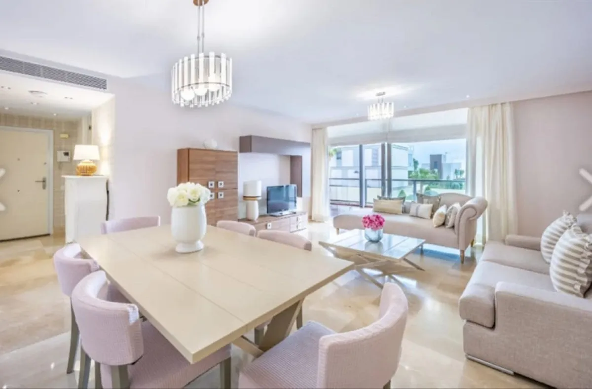 101b7b3e-1b77-439b-a569-16d936782ad7